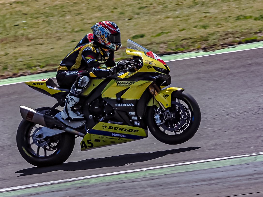 ActiveJapan_TW's tweet image. JSB1000予選、DUNLOP長島選手3番手🏁 トップ3は25秒台に入れてきてます🔥 決勝のバトルが楽しみですね〜😆
#JRR
#GALESPEED
#ACTIVE
#HYPERPRO
#GOODRIDGE