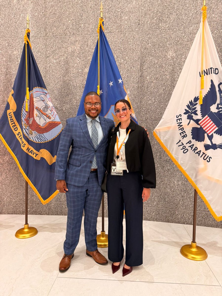 jamesehollywood's tweet image. Creating solutions with fellow leaders across the Americas. 🇺🇸🇲🇽🇪🇨

United States + Mexico + Ecuador. Different backgrounds, shared purpose. Building bridges through leadership, innovation, and partnership. 🌎🤝

#YLAI #Leadership #Diplomacy