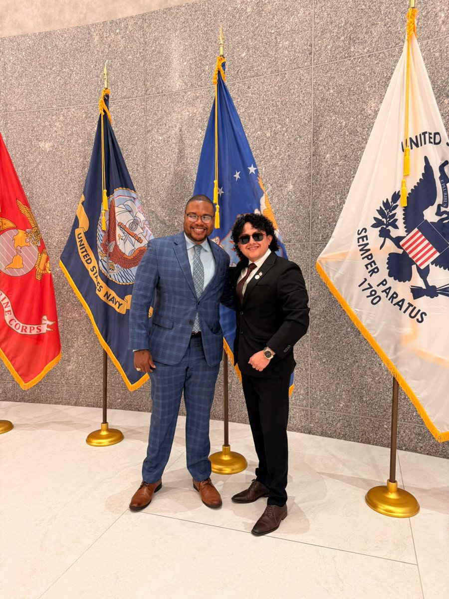 jamesehollywood's tweet image. Creating solutions with fellow leaders across the Americas. 🇺🇸🇲🇽🇪🇨

United States + Mexico + Ecuador. Different backgrounds, shared purpose. Building bridges through leadership, innovation, and partnership. 🌎🤝

#YLAI #Leadership #Diplomacy