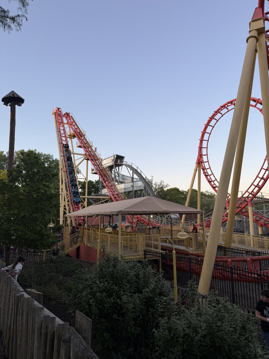 Larson Loopers tweet media