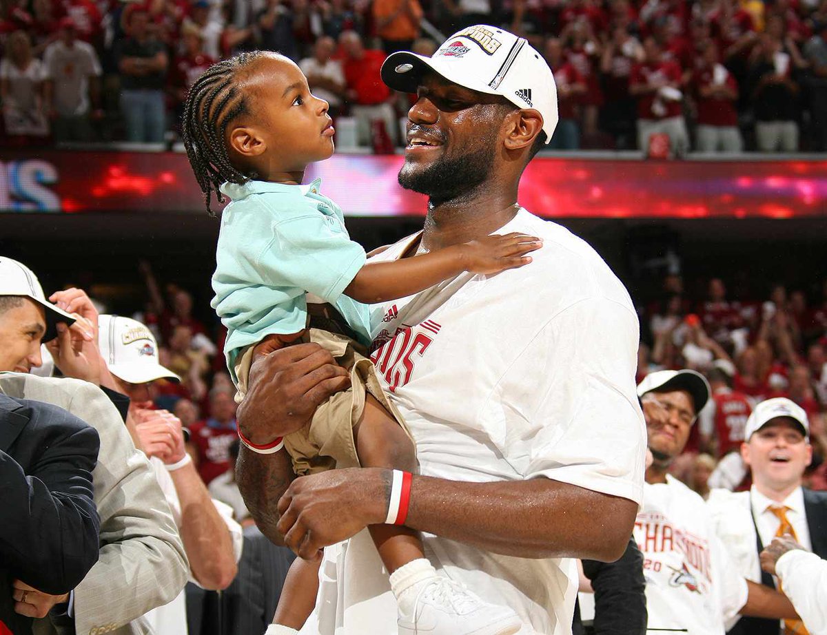 LeBron Factory tweet media