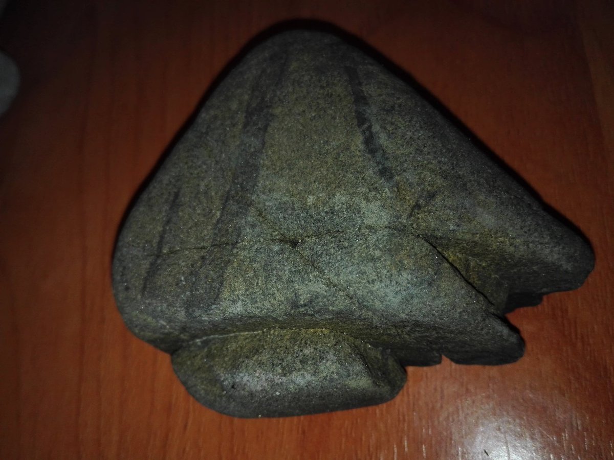 Lulz_BinBash's tweet image. #Anonymous
#OpUFO
What happens at the bottom of the sea? Do they tell us what happens? These stones have been found in the sea, the military authorities of the navy know what I mean, why do they deceive people?