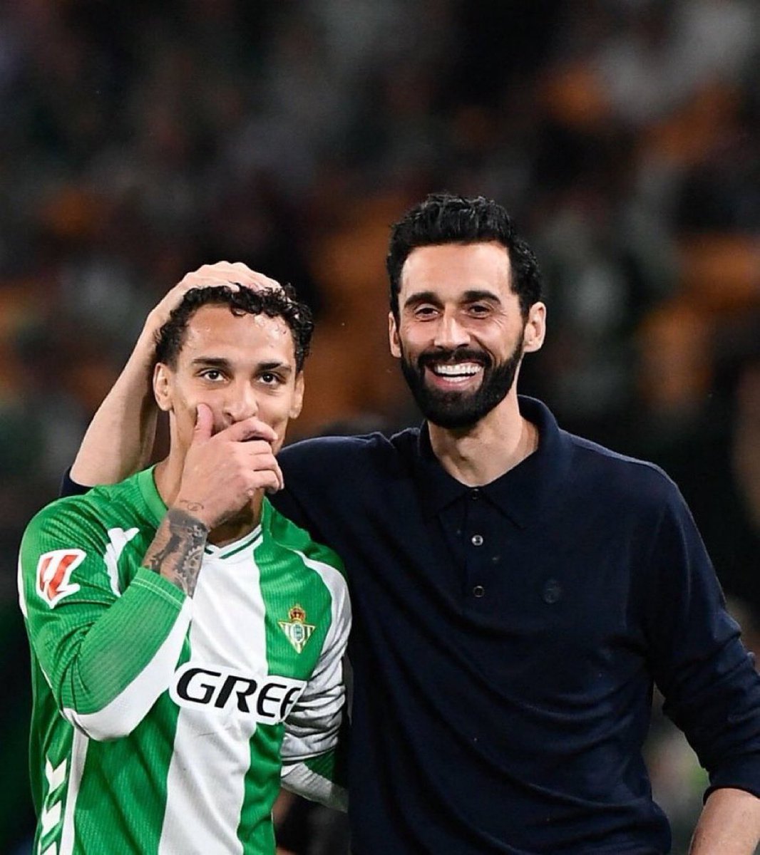 Oye estos dos se conocen de algo? Jssjsj