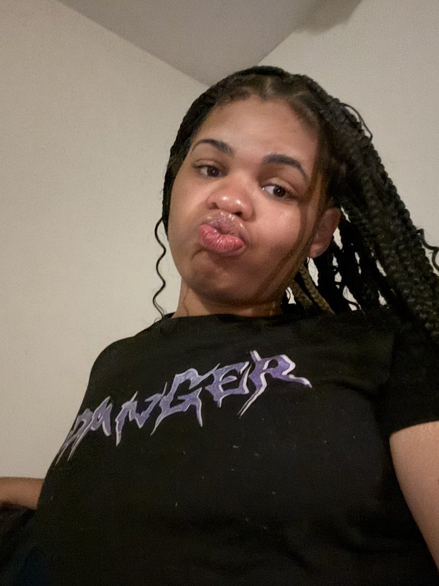 prettylikechyna's tweet photo. idk what was in the macon air but i need this clear skin back asappp https://t.co/kqnRxAs3uG