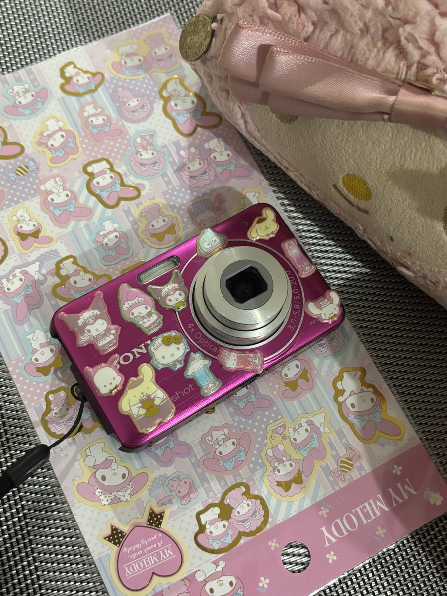 naju ୨୧ tweet media