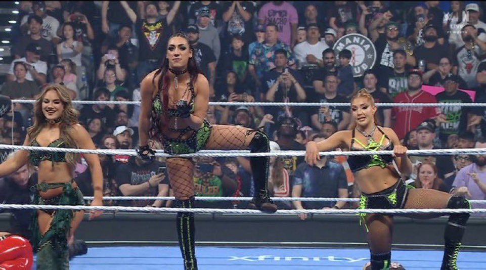 FadeAwayMedia's tweet image. FATAL INFLUENCE ARE OFFICIALLY CALLED UP TO THE SMACKDOWN ROSTER 🔥

#Smackdown