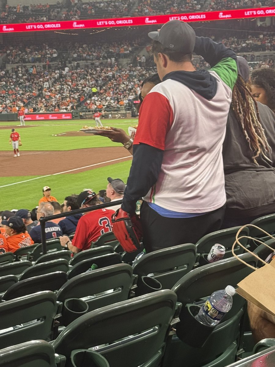 Styguy98's tweet photo. This dude is too old to be bringing a damn glove to the game https://t.co/HlWLhErBuS