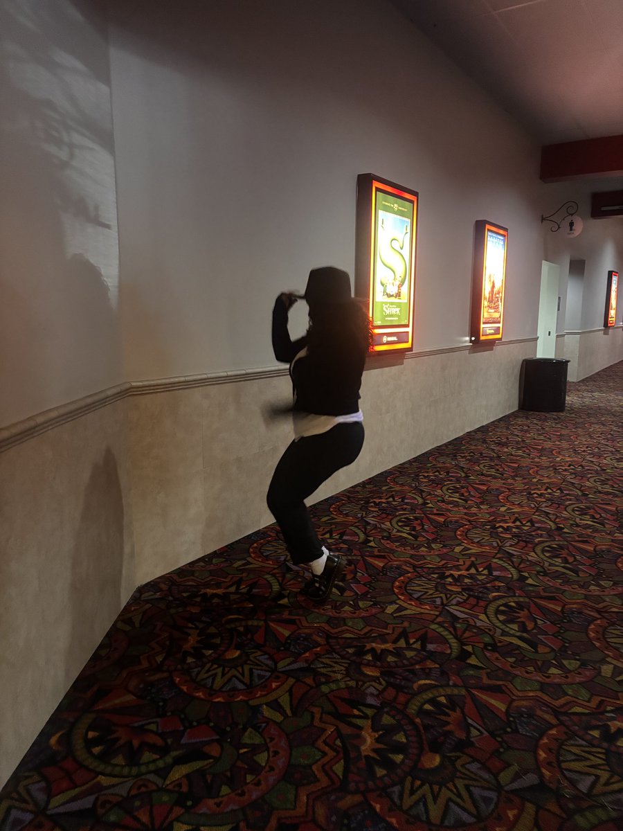 pinkst3rs's tweet image. #NW: Michael