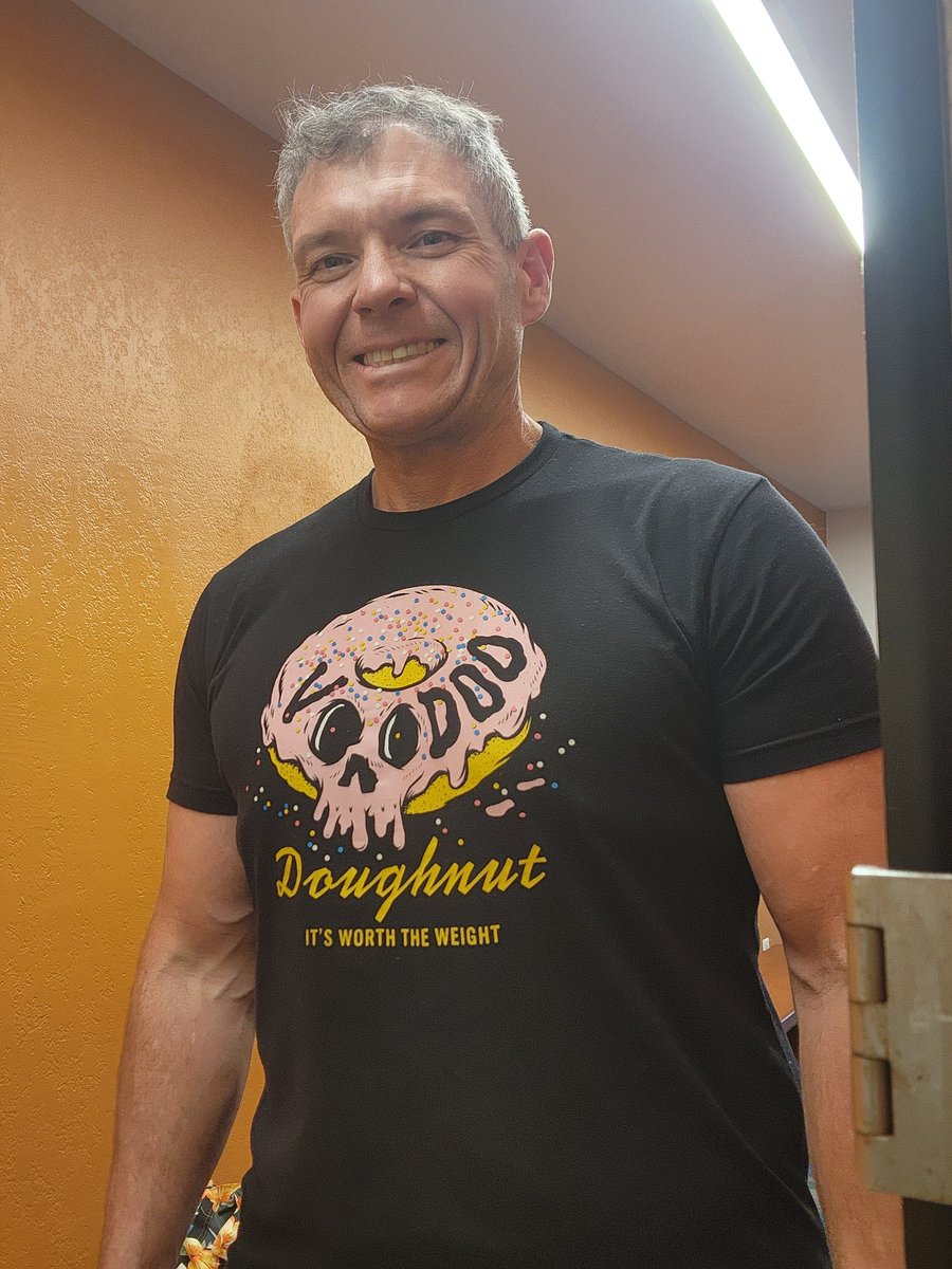 raysenior598's tweet image. Just a quick cardio and full body Friday #workout #livehealthy #gymmotivation #dontgiveup #canthurtme #motivation #fitness #dontquit #unfat #RockTheMingo #CBRC