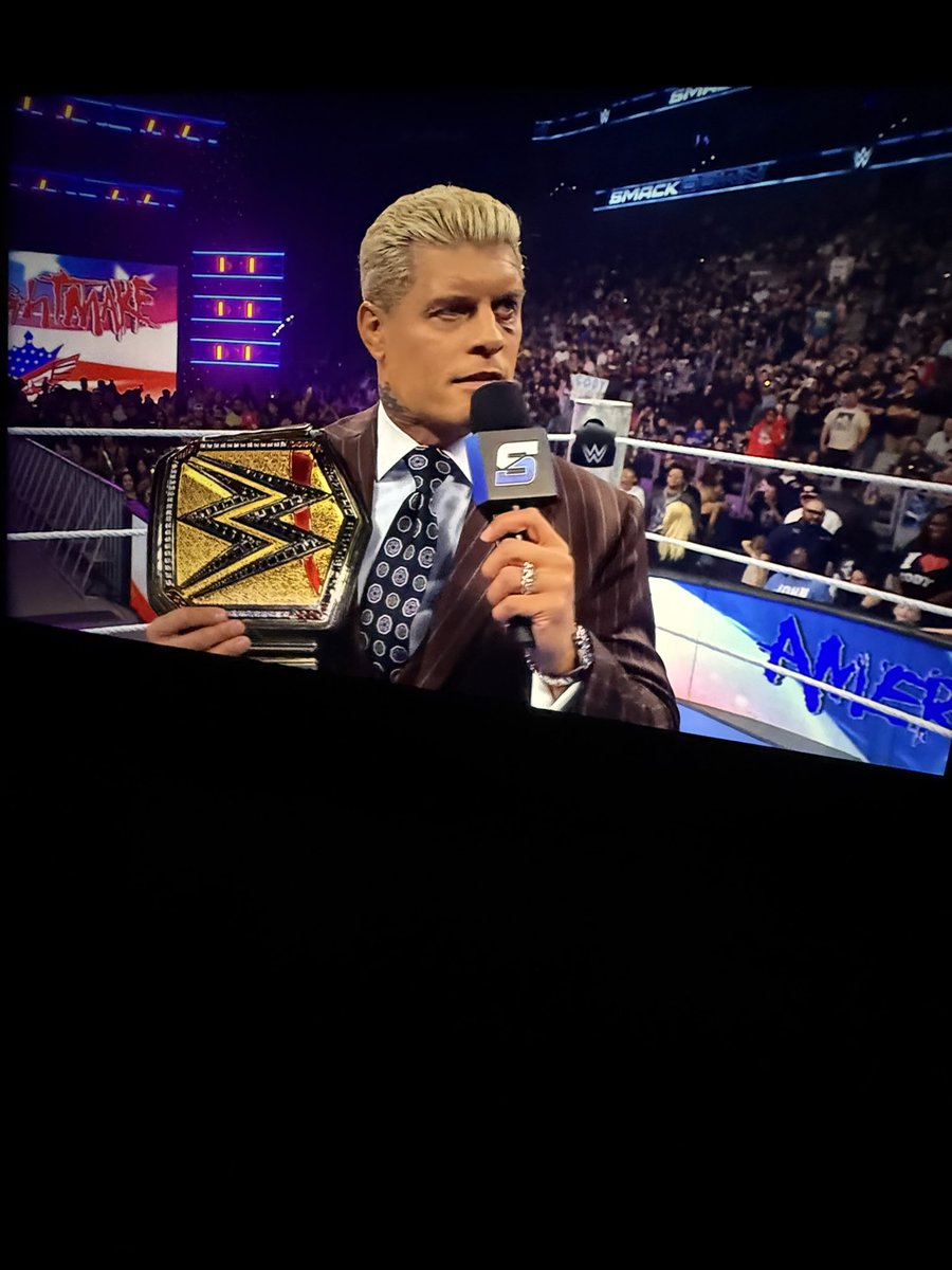 MichNightMares's tweet image. Yay big pop and woah that’s my QB1 and Champ @CodyRhodes 🤩❤️🤍💙

#WWE #NightMareFamily #SmackDown  #WWEOnNetflix #CodyRhodes