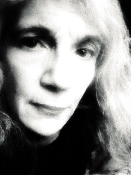 RCdeWinter's tweet photo. veering between
hope &amp; despair
i'm seasick almost daily
my only consolation is
knowing i'm not alone
the bench shifts constantly
as more &amp; more
come to sit beside me
when the time is meet
we'll rise as one
to reclaim our country
in the name of all that's
right &amp; just
~RC deWinter https://t.co/tEtT5VzVbG