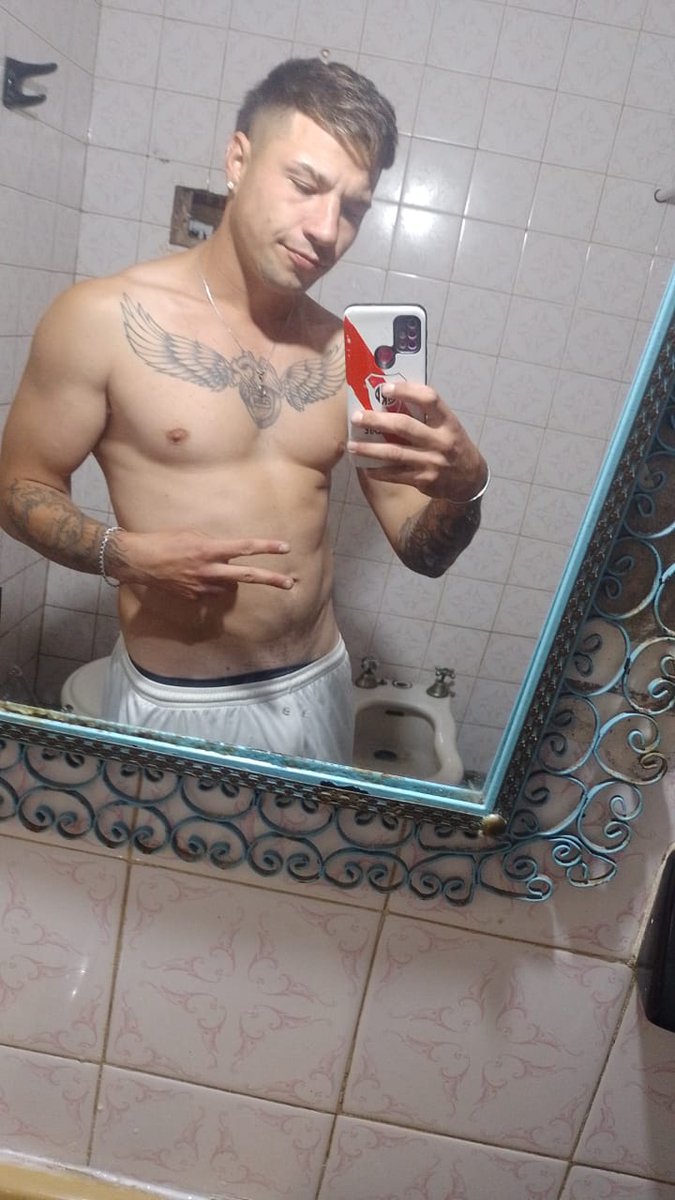 Pyos tweet media