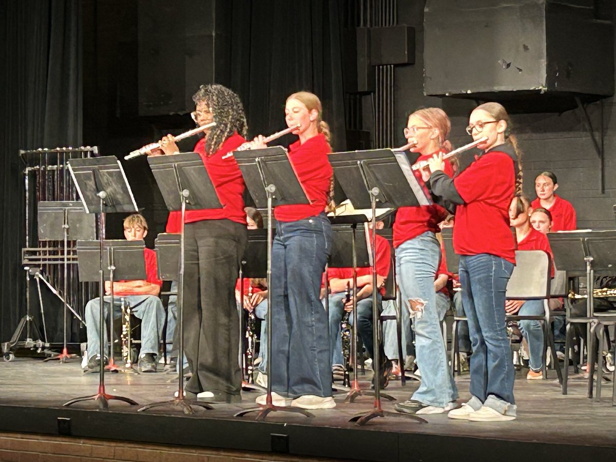 BluffsMSBand's tweet photo. 🎼 @scbpubschools 4th &amp; 5th graders were a GREAT audience for the 8th @BluffsMSBand “Be Part of the Band” Recruiting Concert today! #BePartOfTheBand 🐾🎶🎺 https://t.co/hsWcUior0D