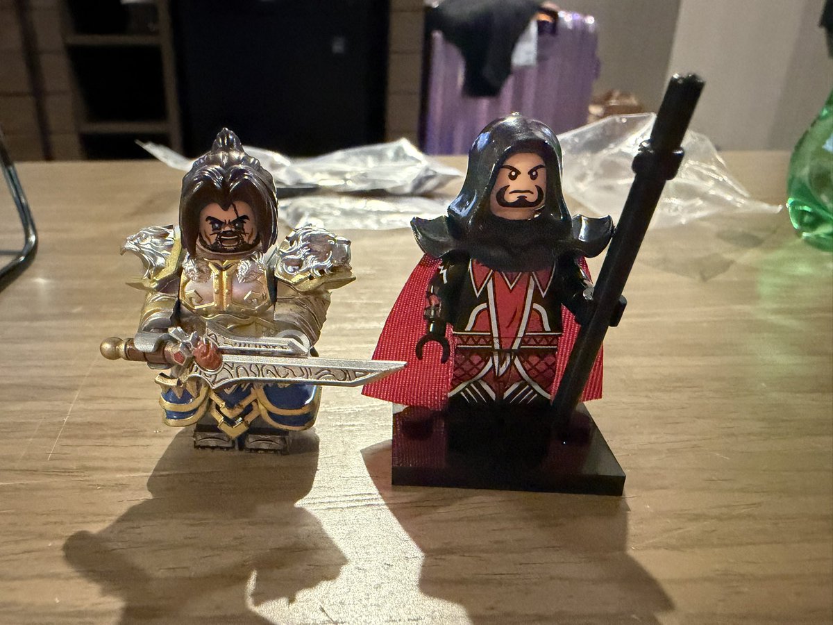 WowKarlsson's tweet photo. Out at #CalgaryExpo this weekend and picked up these two custom minifigs. 

Varian and Medivh https://t.co/WUIxoccbt0