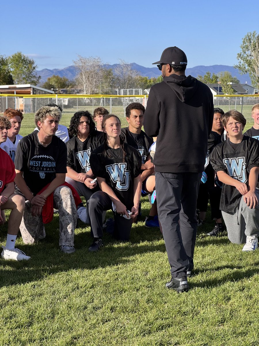 WestJordanHSFB's tweet image. Alone we can do so little, but together we can do so much. 

#Assignment 
#Alignment 
#Technique 
#GoJags 🐆