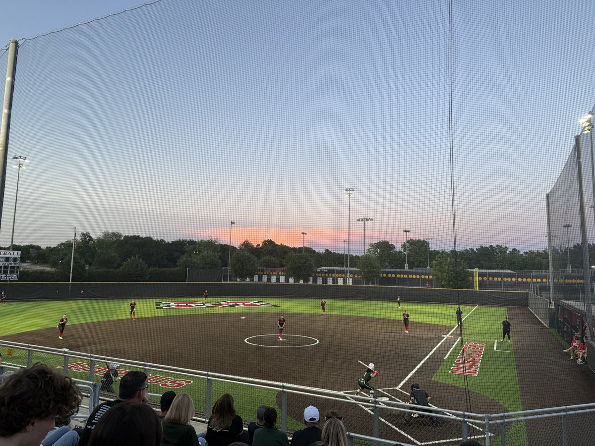 DenhamTeach's tweet photo. BEAUTIFUL Texas evening for some @PHSFastpitch playoff softball. They are fighting hard to end the series against Flower Mound Marcus tonight! Go Eagles!🦅 https://t.co/CGLKUtY5bc