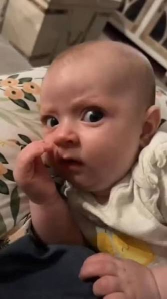 T R O U X A tweet media