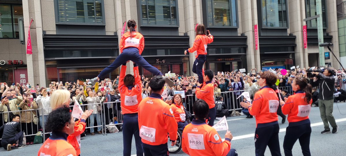 とにとに tweet media