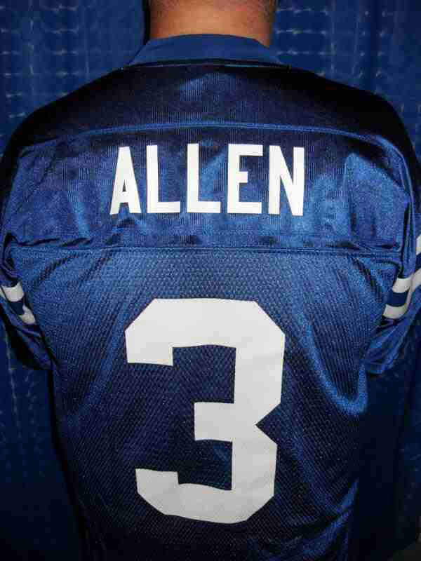 Matthew_MacLeod's tweet photo. @ReggieWayne_17 You were saying? My jersey.. 😄 https://t.co/w1952ggwxe