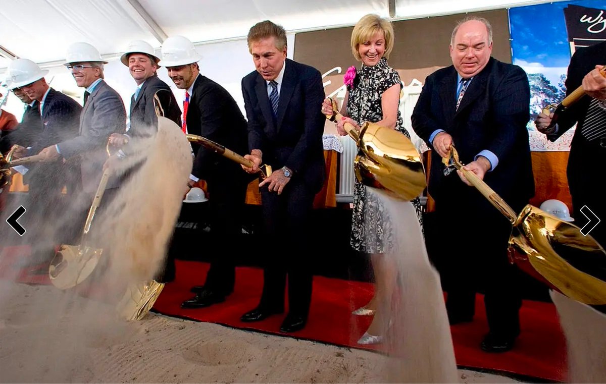 _GrandPaD's tweet image. OTD 2005 Steve Wynn opened @WynnLasVegas  on the site of the former Desert Inn on the #LasVegas Strip. The opening coincided with his (then) wife's birthday.

And OTD 2006 Steve and Elaine Wynn and other dignitaries broke ground for Encore.