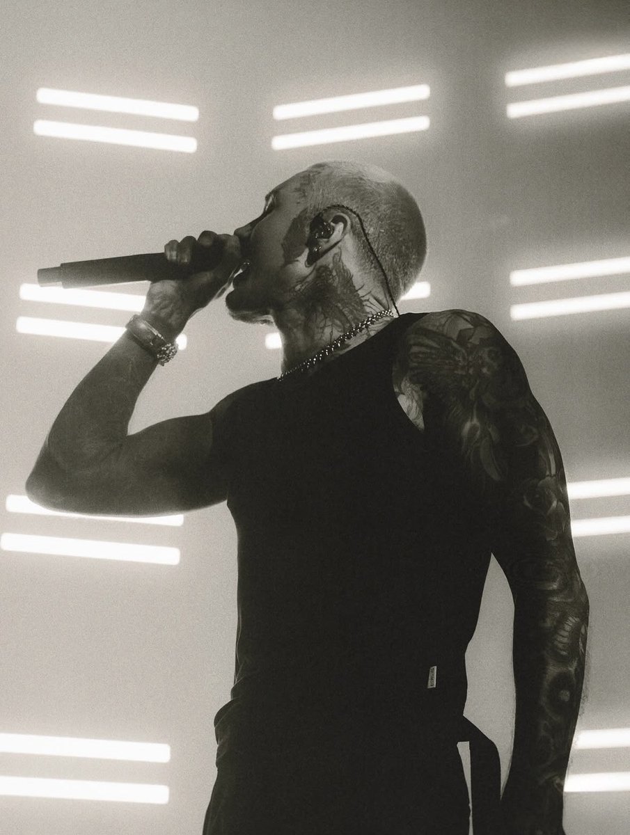 char 🐇2 tweet media