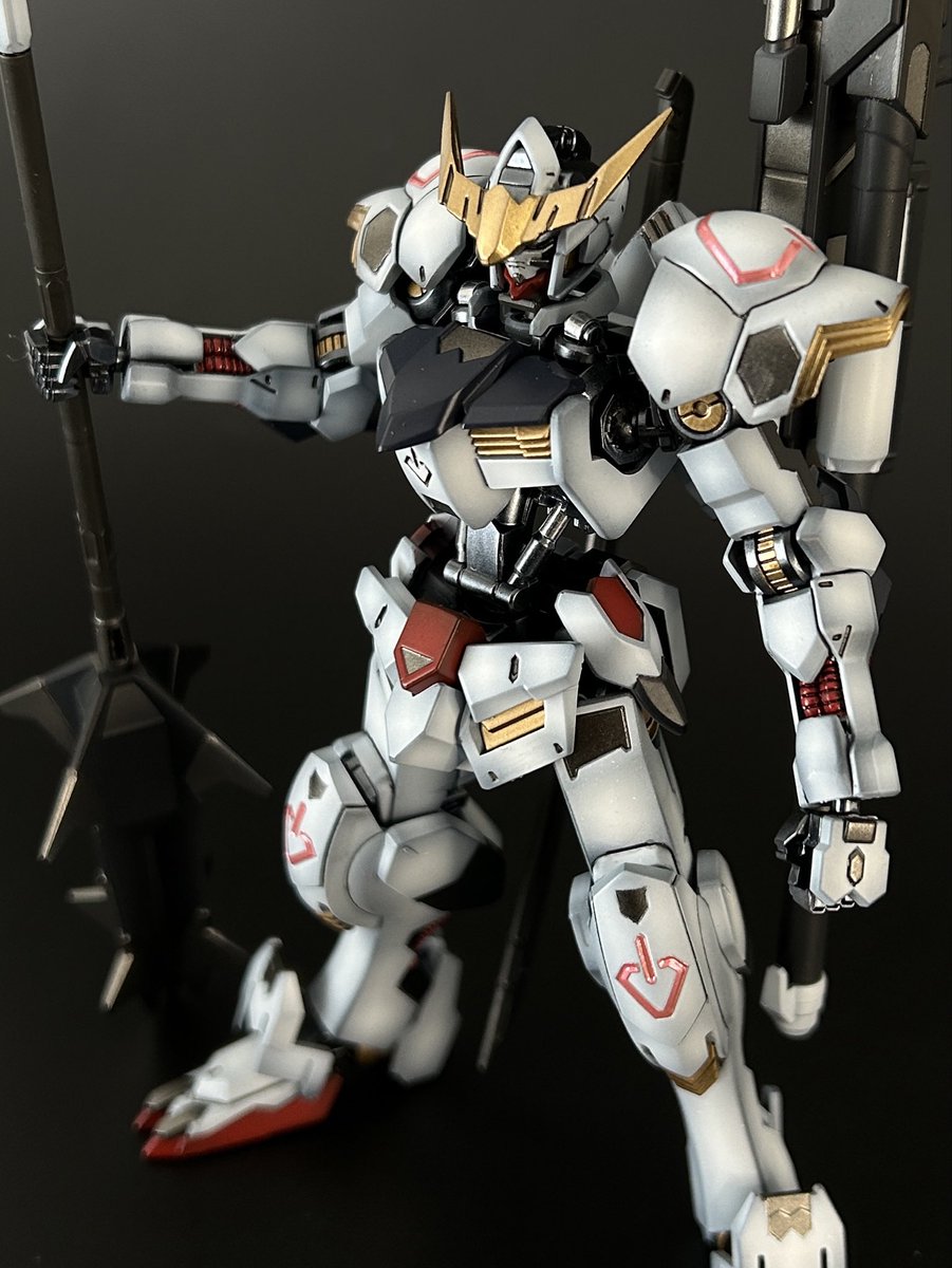 Zton84's tweet photo. HG ガンダム バルバトス

かっこいい…フレームが露出している機体デザイン。

この腰部分がやっぱり好きポイント👍
こんな巨大なメイスをぶん回したら、ネジ切れるじゃろ笑笑

ロマンだわぁ〜

#ガンダムバルバトス
#ガンプラ https://t.co/G5PyRpKDBt