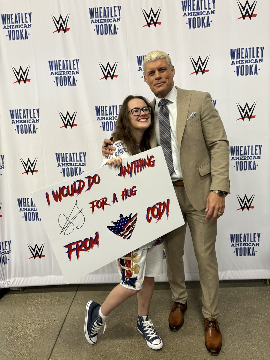 love4rhodes's tweet image. EASY TO FIND. HARD TO BEAT. 

THE QB1. THE GOAT. GOLDEN BOY, CAPTAIN, THE CHAMPION. 

HE WON’T STAY DOWN !! MY FAVORITE PERSON ON THIS WHOLE PLANET!!! 

@CodyRhodes #smackdown