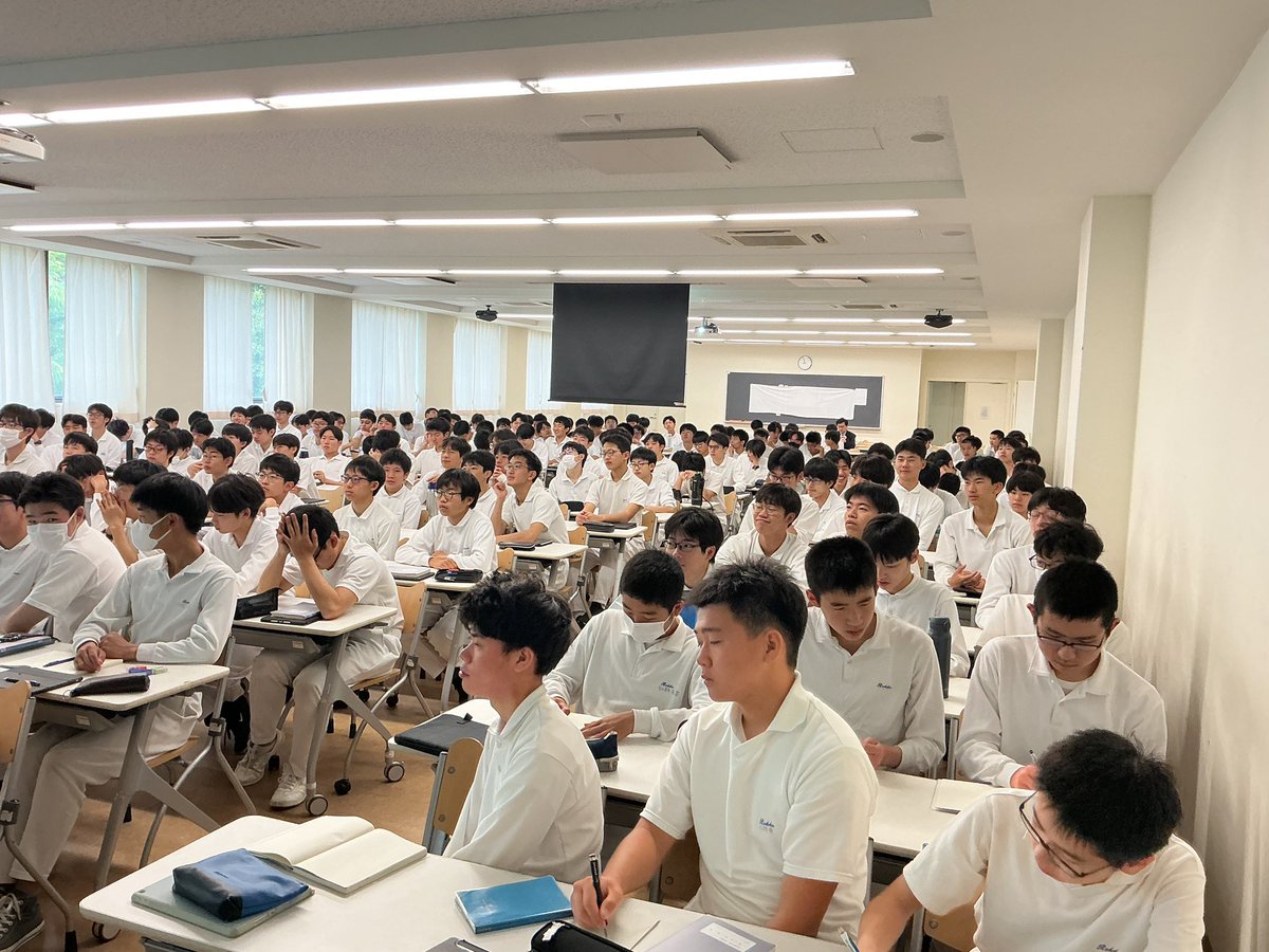 六甲学院 公式「くま先輩の日誌」 tweet media