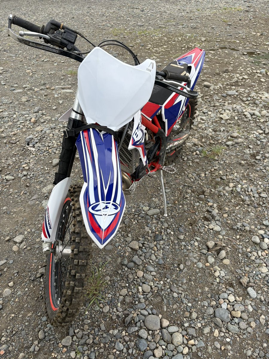 ふすま tweet media