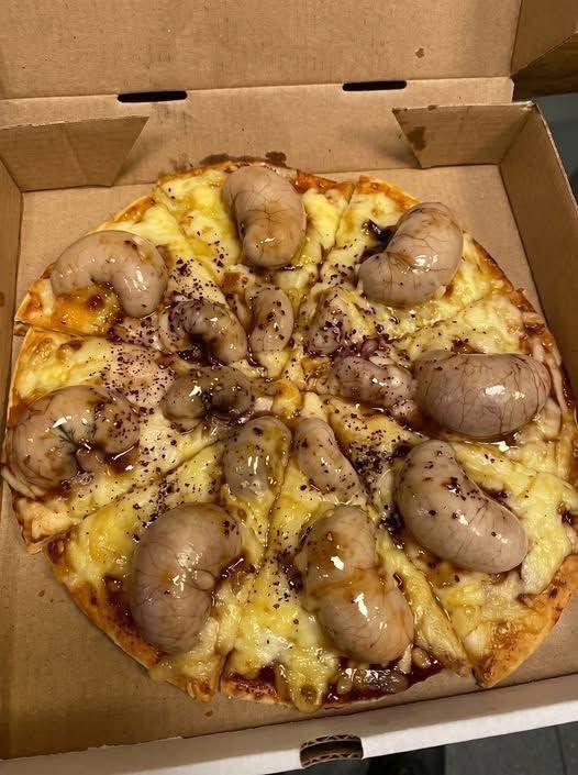 EatinErni tweet media