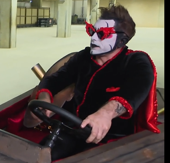 Sinny02x's tweet photo. Danhausen vs Art the Clown who says no? #Smackdown https://t.co/CvmTKUE5AZ