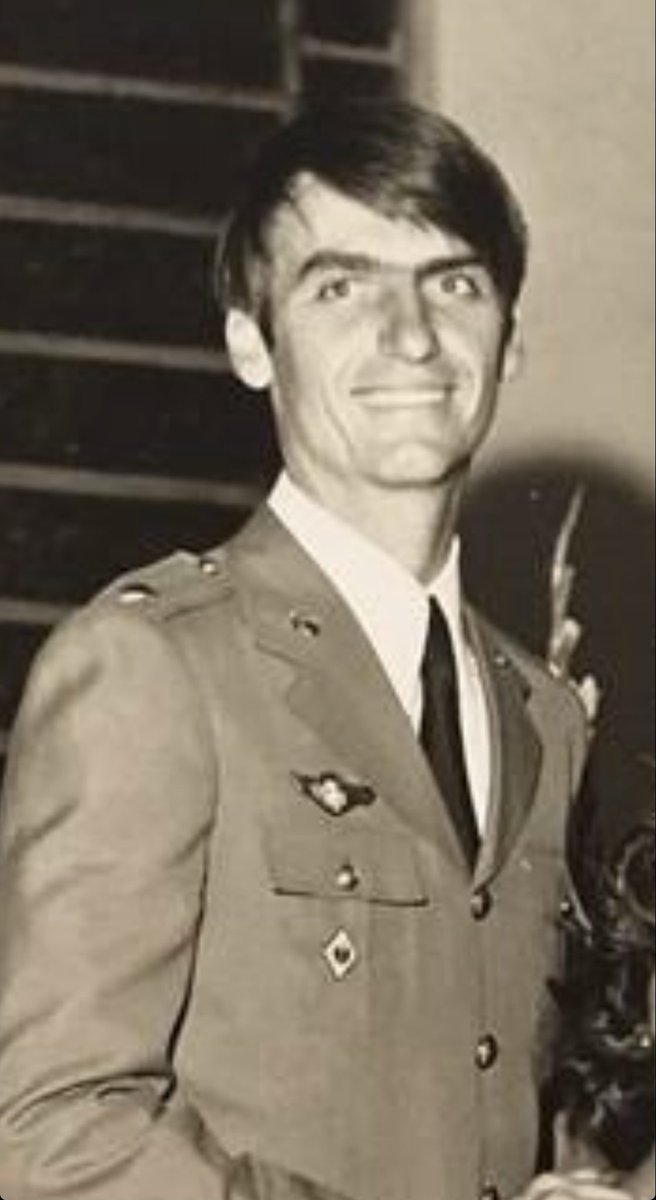 O presidente mais amado do Brasil ?🇧🇷 

<a href="/jairbolsonaro/">Jair M. Bolsonaro</a> !