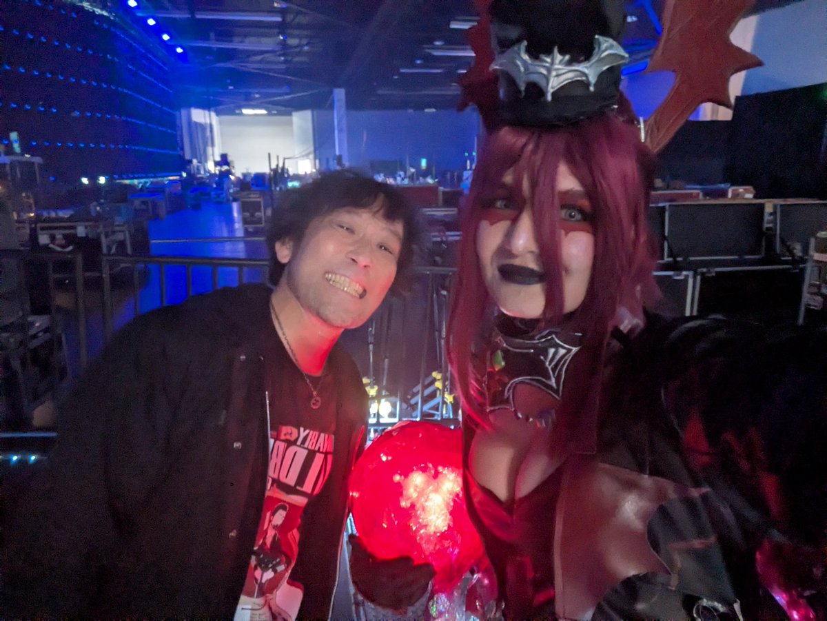 Thank you for the picture <a href="/SOKENsquareenix/">ニー祖堅</a> It was an honor to meet you!! It made my birthday so special!!