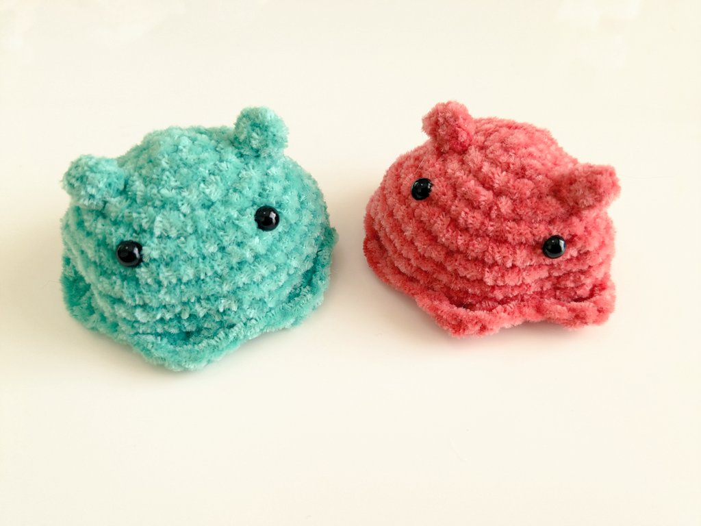 明日はminneでクーポンが出るんじゃないかと予想して…
あみぐるみやドール服、帽子などを出品する準備します
※一時的にカートを閉めました

新作のあみぐるみやオビツ11服も並べますね
明日の朝8時くらいにカートオープン予定です