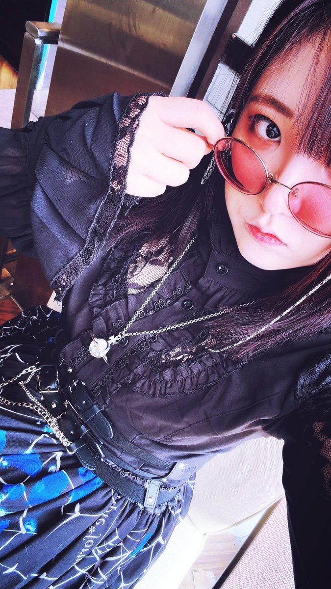 本日のアタクシ キラキラピアスは久々に作った作品です✨ 今日はお茶会