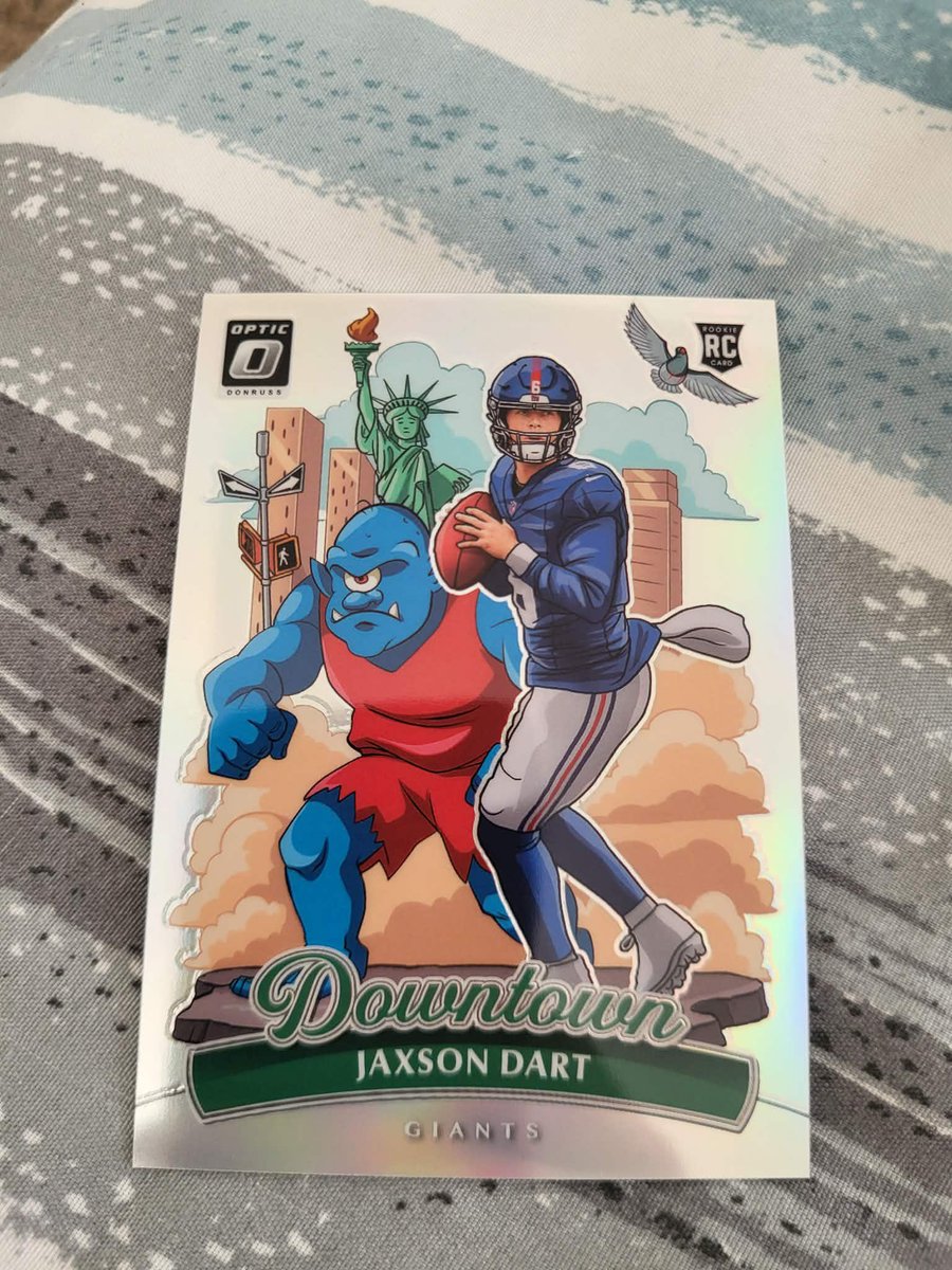 BigTimeJames86's tweet image. I pulled a thousand dollar 💵 Jaxson Dart downtown optic #jaxsondart #newyorkgiants #nfl #sportscards #footballcards #cards #optic @JaxsonDart