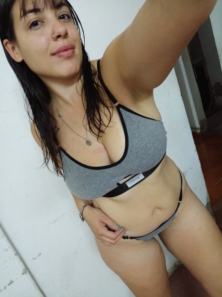 camicabj99's tweet photo. Esta noche voy a pensar en algo travieso… ¿querés saber qué es? 🫣😏 Te espero en mi https://t.co/wiWrR13w62 para descubrirlo🤤😈🫦🔞 https://t.co/On8Dhhl7EK