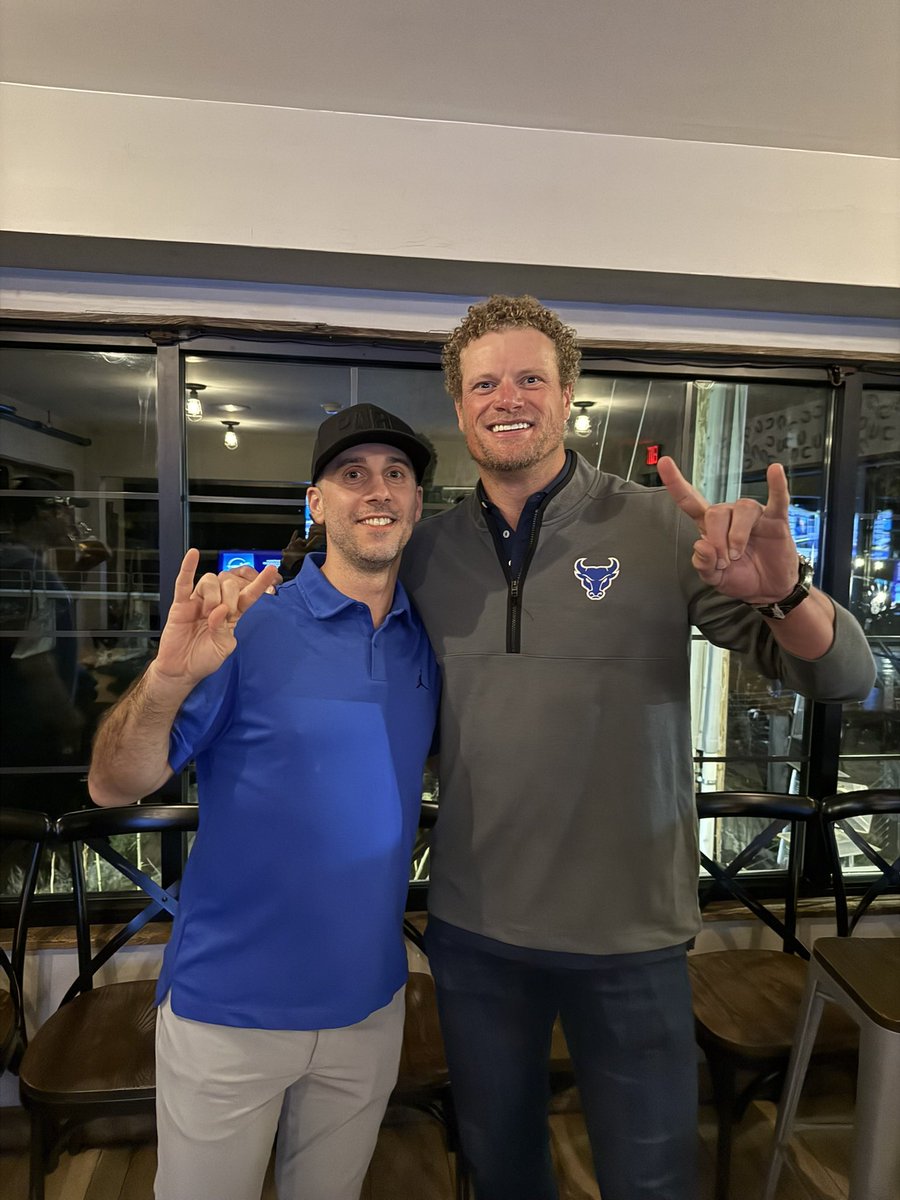 CoachGH3's tweet photo. Great day yesterday hanging with @EWood70 @magnachef @reichjustin and crew - some of Buffalo’s Best ! 🤘🏼 https://t.co/LOAXBGEERg