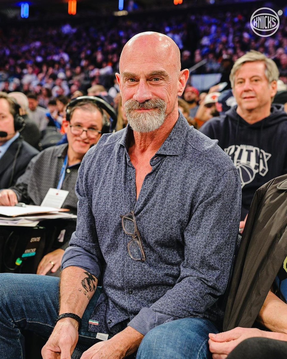 Male Central tweet media