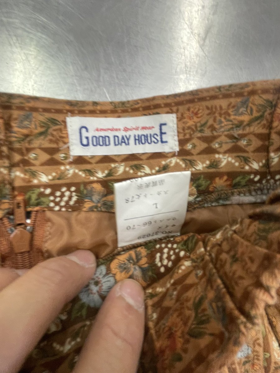 kingfamilyKANTO's tweet image. 【栃木店】
⭐︎オススメ紹介⭐︎

レディース
ロングスカート
サイズL
￥1600

※当日のみ取り置き可能
問い合わせはこちらまで

0282 88 3777

ご来店お待ちしております🚗³₃

#古着 　#メンズ　#レディース　#キングファミリー　#リサイクルシ