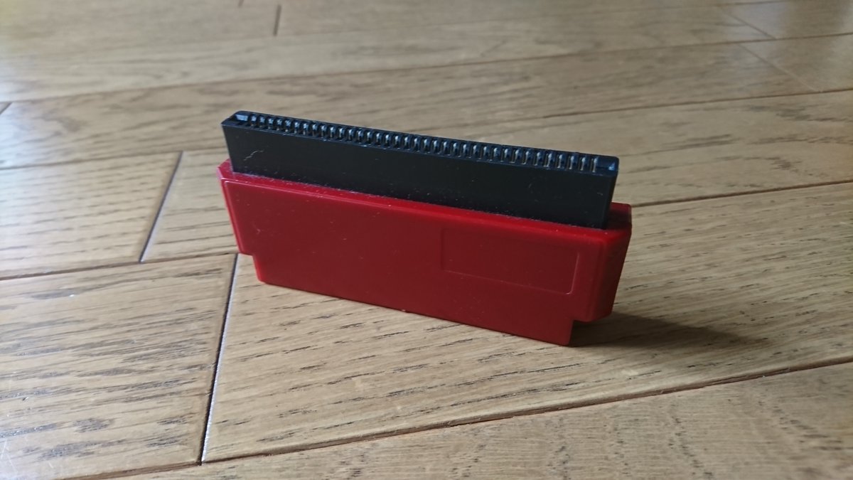 99RX3HGN7qblLSQ's tweet image. 無事にコタツの撤収作業を終えた、んでテレビの後ろに落ちてたコイツ（画像）のサルベージが掃除の第二の目的だったりする😆