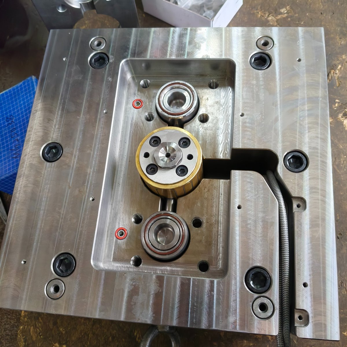 HOTRUNNERPLG01's tweet photo. Choose Made in China – reliable quality, – half the cost, – Don't hesitate!
#HotRunner #plasticmold #injection #mold #nozzle #Plasticinjection #sıcakyolluk #rezistans #kalip #petmold #sicakyolluksistemi #Heißkanaltechnik #camaraquente #plastikenjeksion https://t.co/05wI0a0OdH