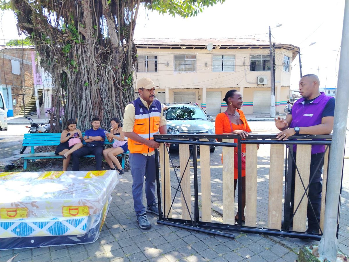 CaroLozanoHaro's tweet photo. Hoy llegamos a varias comunidades del país para acompañar y apoyar a las familias afectadas por la temporada lluviosa.

Desde @riesgos_ec realizamos la entrega total de asistencia humanitaria en Azuay, Esmeraldas, Guayas, Manabí, Napo, Orellana y Pichincha.

Entregamos:
▫️ 522 kits de alimentos  
▫️ 405 kits de cocina  
▫️ 12 kits de higiene  
▫️ 11 kits de limpieza  
▫️ 18 kits de dormir  

Seguimos en territorio, cerca de la gente, brindando apoyo donde más nos necesitan! 🇪🇨💜  
#ElNuevoEcuador