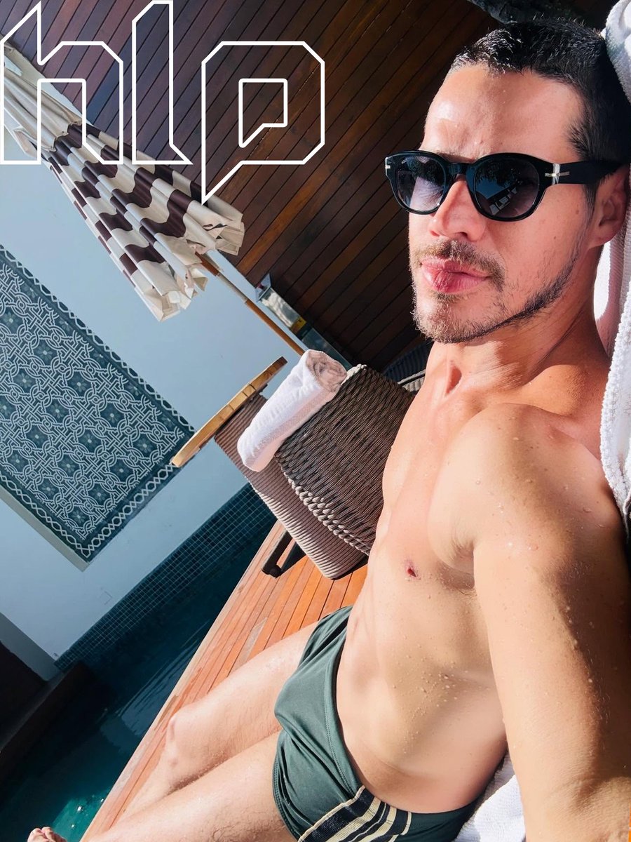 homensdelinguap's tweet image. É só o maravilhoso @zeloreto José Loreto tomando um pouco de vitamina D 🔥🔥

#joseloreto #brazilianactor
#autumn #selfie
#homensdelinguaportuguesa