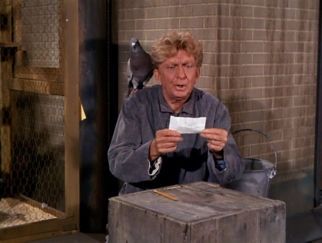 JaybayMcC's tweet image. The time Winnie the Pooh visited Gilligan's Island.  🥰😎