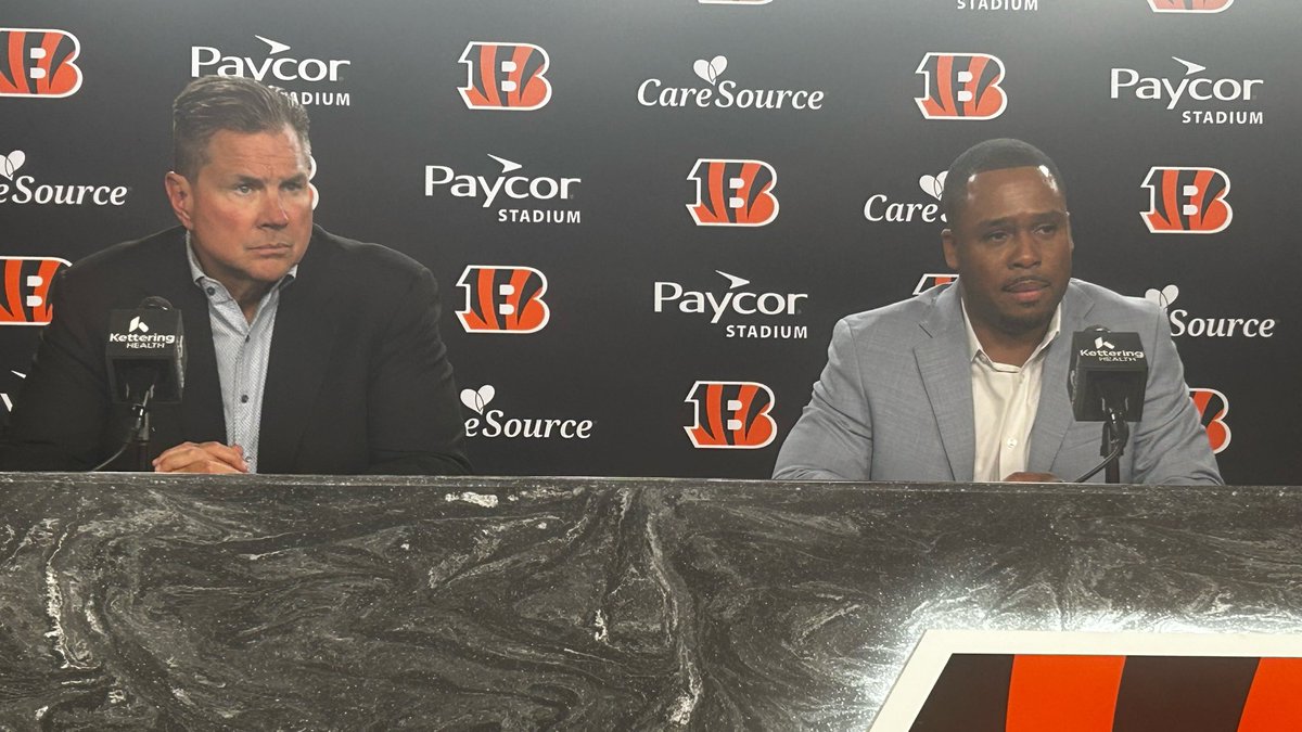char_cliff's tweet photo. Tacario Davis notes 

Assitant GM Trey Brown: “High, high upside playing press corner on the outside.” 

Al Golden: “He will be in the mix right away. He can matchup on the inside on third downs as well. We did that with Tre Flowers the last time I was here.” https://t.co/qMw7C3kv3a