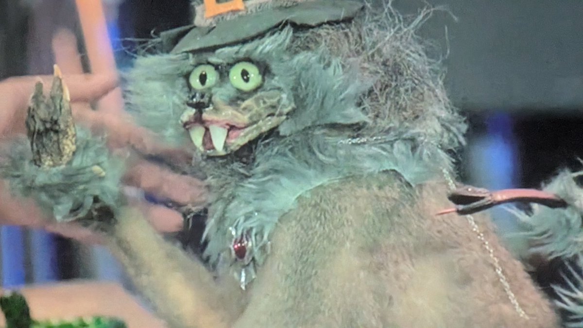 Sorry. Brocken's closed. Moose out front shoulda told ya. #lastdrivein <a href="/kinky_horror/">Diana “Darcy the Mail Ghoul” Prince 🎃💌</a> <a href="/therealjoebob/">Joe Bob Briggs</a>