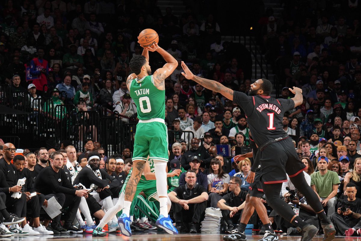 ComplexSports's tweet photo. Jayson Tatum came through clutch in the 4th 🔥🔥

(📸 @gettyimages) https://t.co/2fZnoMMEhG