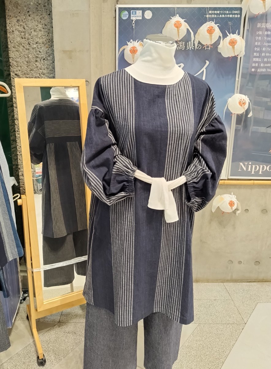ONIWA2020's tweet photo. 今日4月25日(土)から26日(日)、#新潟ふるさと村　#ファイブ1いいね新潟館　に出店しています。
#亀田縞 　を使った薄地のチュニック出来ました。春から秋まで着回せます。
#ハンドメイド　#ONIWA https://t.co/2B7fu6r8lB