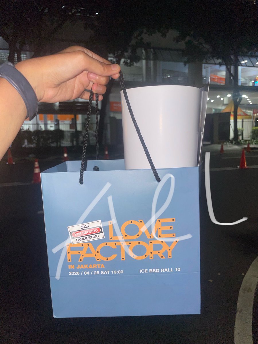 ael. AU📌 tweet media